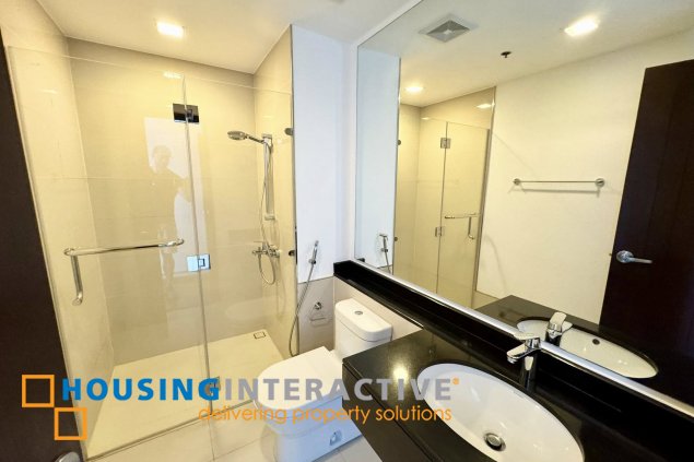 fully furnished 3br unit with balcony and parking for lease in the suites