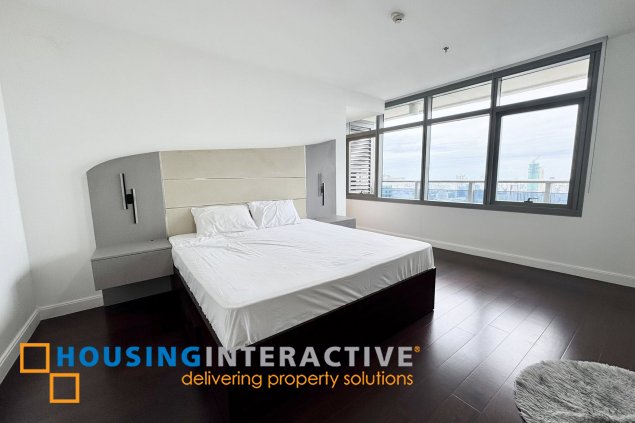 fully furnished 3br unit with balcony and parking for lease in the suites