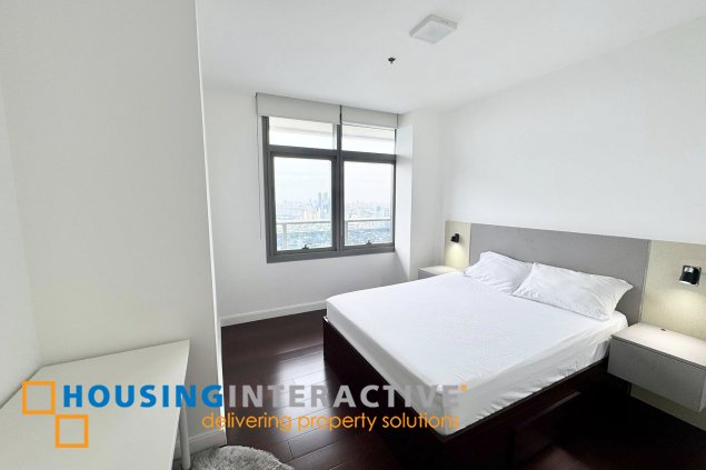 fully furnished 3br unit with balcony and parking for lease in the suites