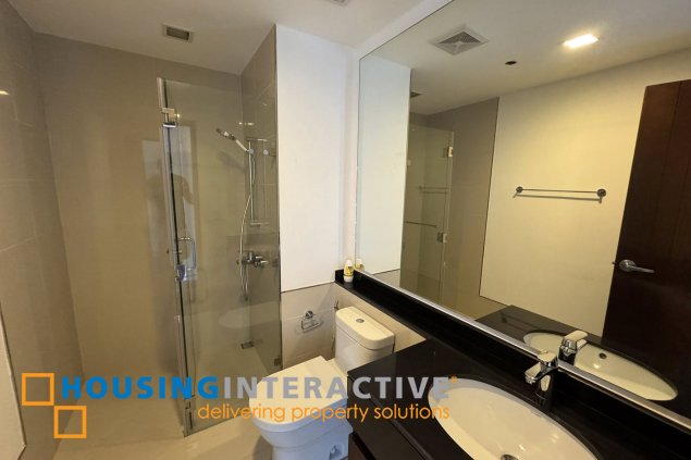 fully furnished 2br unit with balcony and parking for lease in the suites