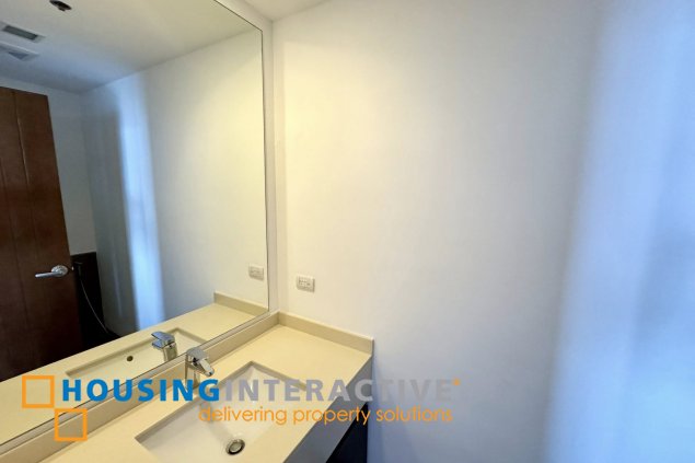 fully furnished 2br unit with balcony and parking for lease in the suites