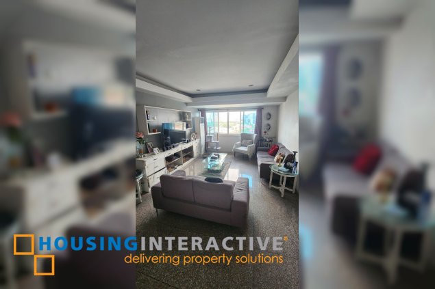 furnished 3br unit with parking for sale in garden island condoville