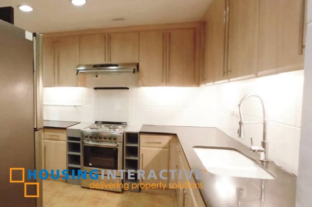 fully furnished 3br unit with balcony and parking for lease in one mckinley place