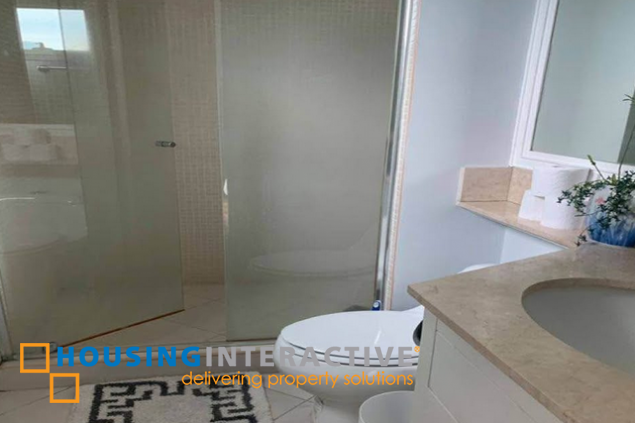 fully furnished 1br unit with parking for lease in the manansala