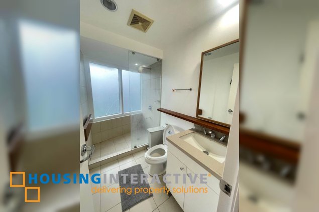 furnished 3br unit with 2 parkings for lease in one rockwell west