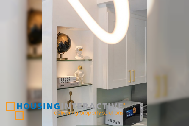 fully furnished 2br unit with parking for lease in one rockwell