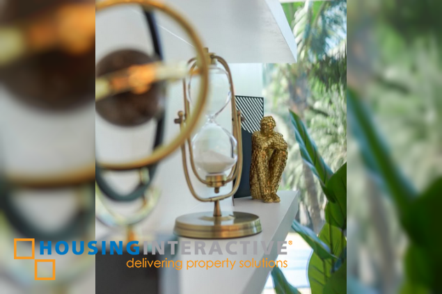 fully furnished 2br unit with parking for lease in one rockwell