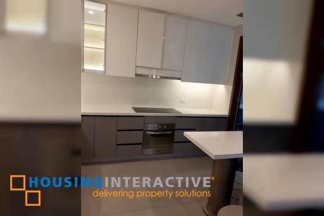 3br unit for lease in one penn place