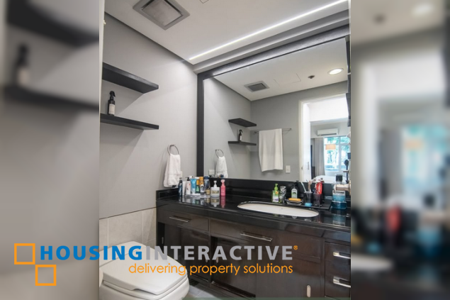 well furnished 1br unit with parking for sale in one serendra