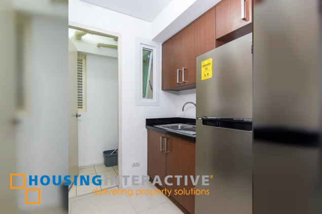 fully furnished 1br unit with parking for sale in two serendra