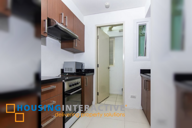 fully furnished 1br unit with parking for sale in two serendra