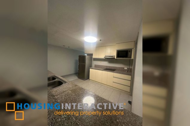 fully furnished 3br unit with parking for lease in elizabeth place