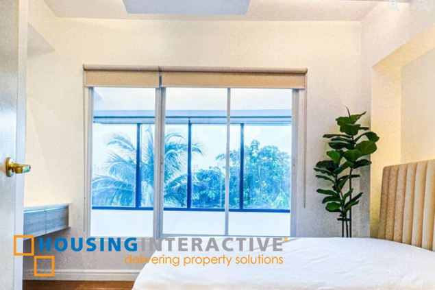 newly renovated 2br unit with parking for lease in one rockwell