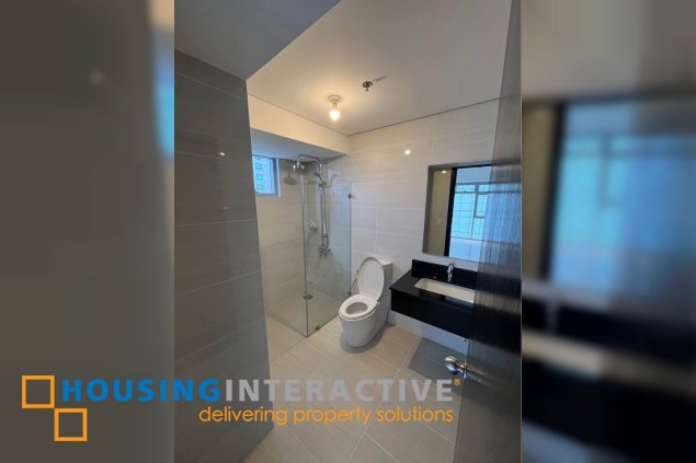 fully furnished 2br unit with parking for lease in park triangle residences