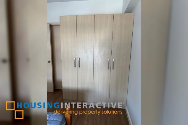 furnished 1br unit with parking for lease in the sandstone at portico