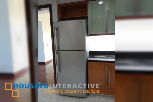 furnished 2br unit with parking for lease in the residences at greenbelt