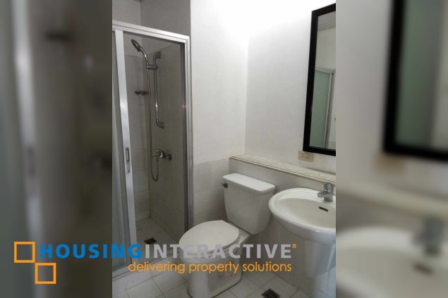 furnished 2br unit with parking for lease in the residences at greenbelt