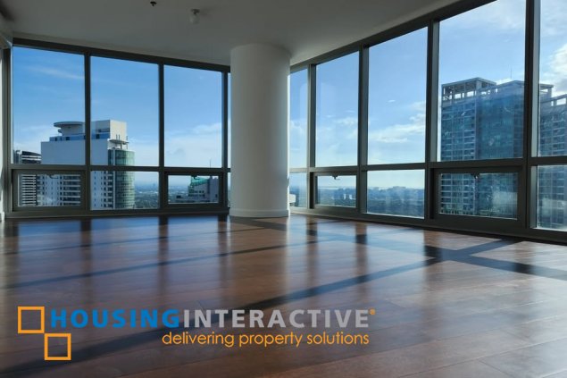 2br unit with parking for lease in the suites