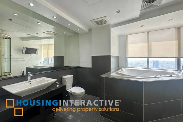 fully furnished penthouse unit with balcony and parking for lease in regent parkway
