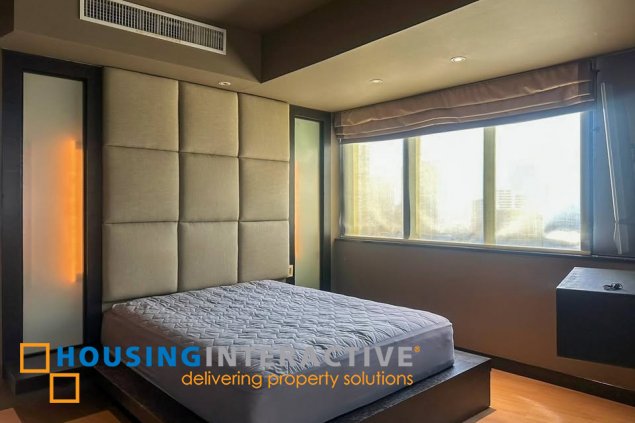fully furnished penthouse unit with balcony and parking for lease in regent parkway