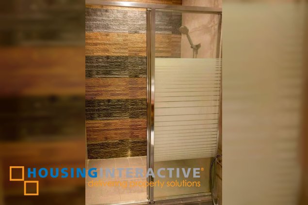 fully furnished 3br unit with parking for lease in penhurst parkplace