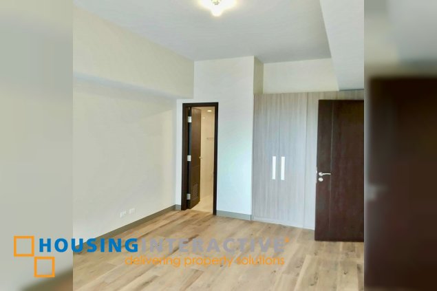 2br unit with balcony for lease in park mckinley west