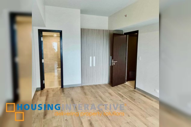 2br unit with balcony for lease in park mckinley west
