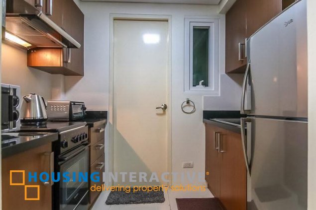 fully furnished 1br unit for lease in two serendra