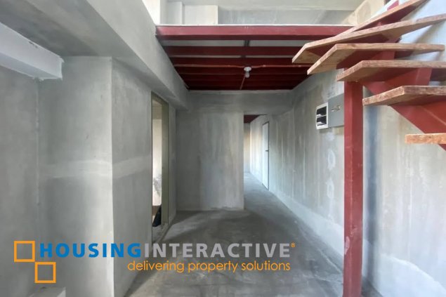 bi-level unit for sale in fort victoria