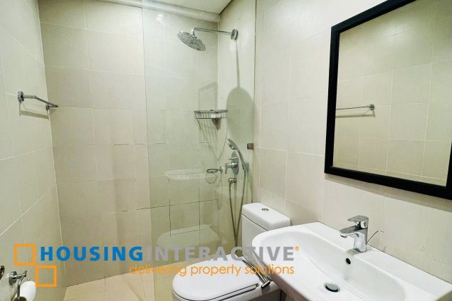 fully furnished 1br unit with parking for rent in eton tower
