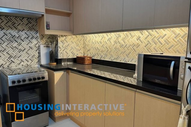 fully furnished 2br unit with parking for lease in the veranda