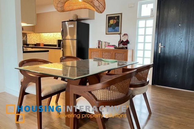fully furnished 2br unit with parking for lease in the veranda
