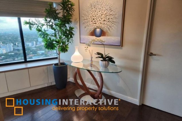 furnished 2br unit with parking for lease in one rockwell