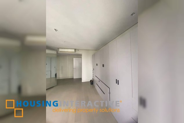 fully furnished 3br unit with parking for lease in proscenium at rockwell