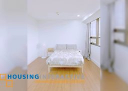 semi-furnished 2br unit with parking for sale in icon residences