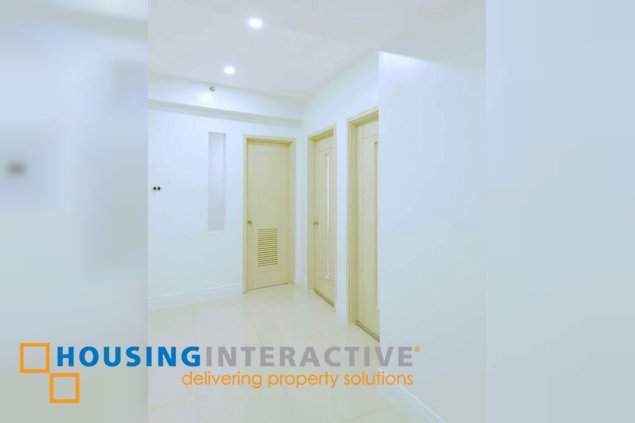 semi-furnished 2br unit with parking for sale in icon residences