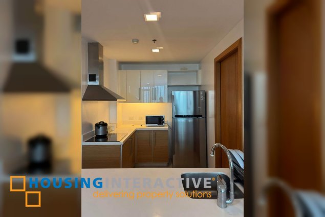 furnished 1br unit with parking for lease in park terraces