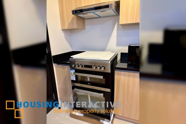 fully furnished 2br unit with parking for lease in park triangle residences