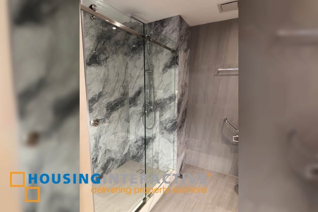 for rent: spacious 2-bedroom condo in le triomphe