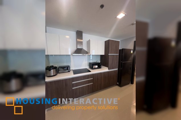 fully furnished 2br unit with parking for lease in west gallery place