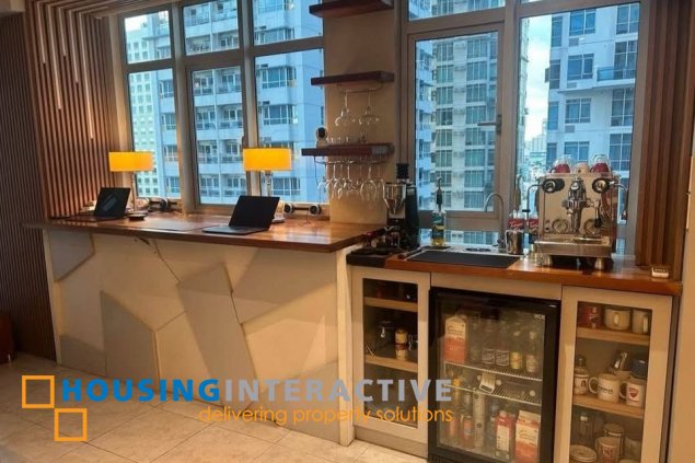 furnished 3br unit with parking parking for lease in crescent park residences