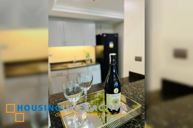 furnished 1br unit with parking for lease in hidalgo place