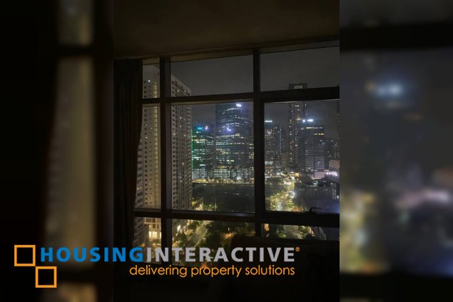 for lease: 2br corner unit at west gallery place
