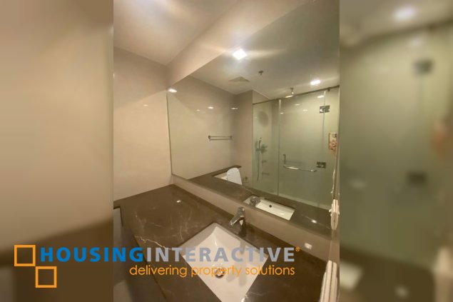 for lease: 2br corner unit at west gallery place