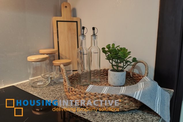 fully furnished 3br unit with parking for lease in uptown parksuites