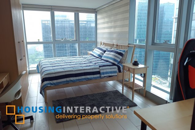 fully furnished 3br unit with parking for lease in uptown parksuites