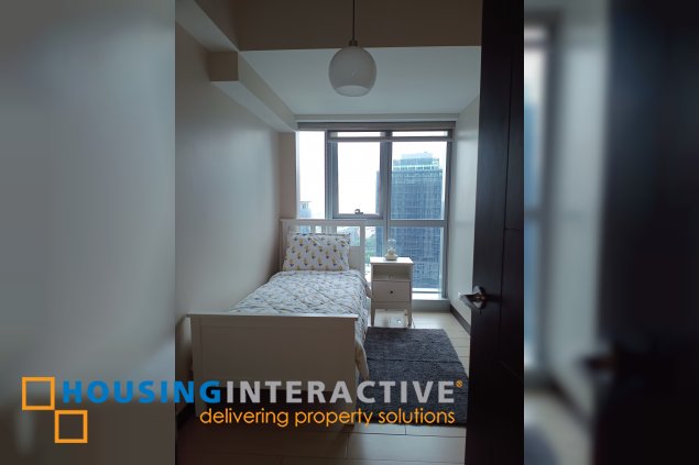 fully furnished 3br unit with parking for lease in uptown parksuites