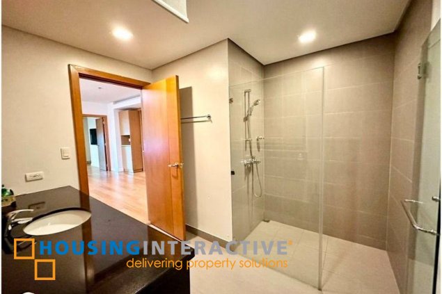 semi-furnished 2br unit with balconies for rent in park terraces