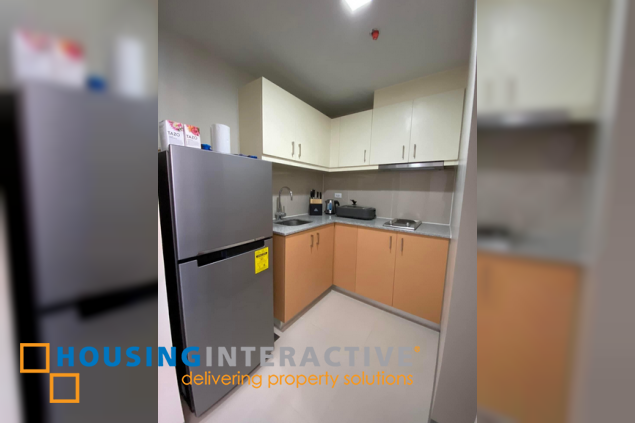 fully furnished 1br unit with balcony for lease in uptown parksuites