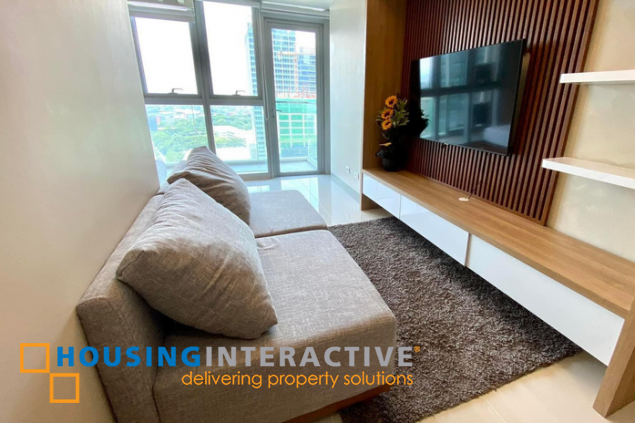 fully furnished 1br unit with balcony for lease in uptown parksuites